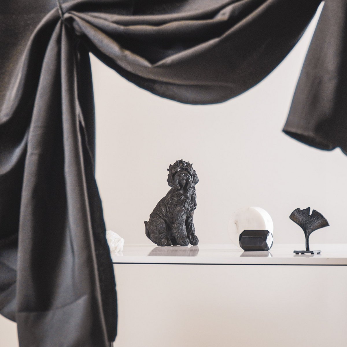 Labradoodle „NoirDog“ – Polyresin Figur – Schwarz – 23,5 cm