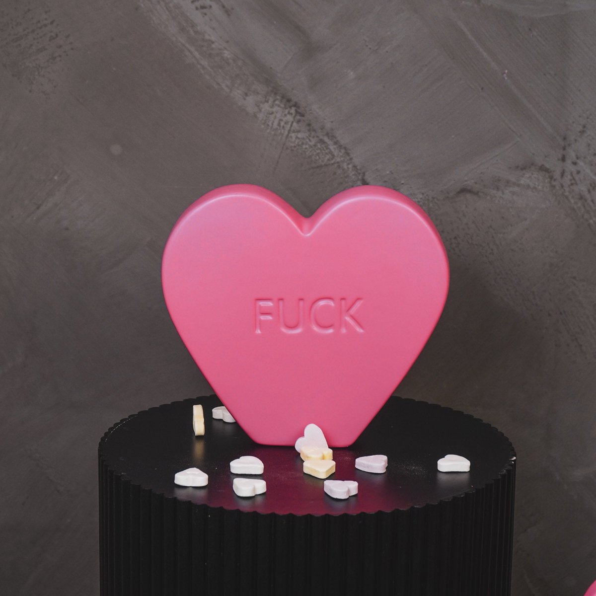 „Candy Heart – FUCK“ – Neon Pink – süß. rotzig. kompromisslos. - 20x4x18,5cm