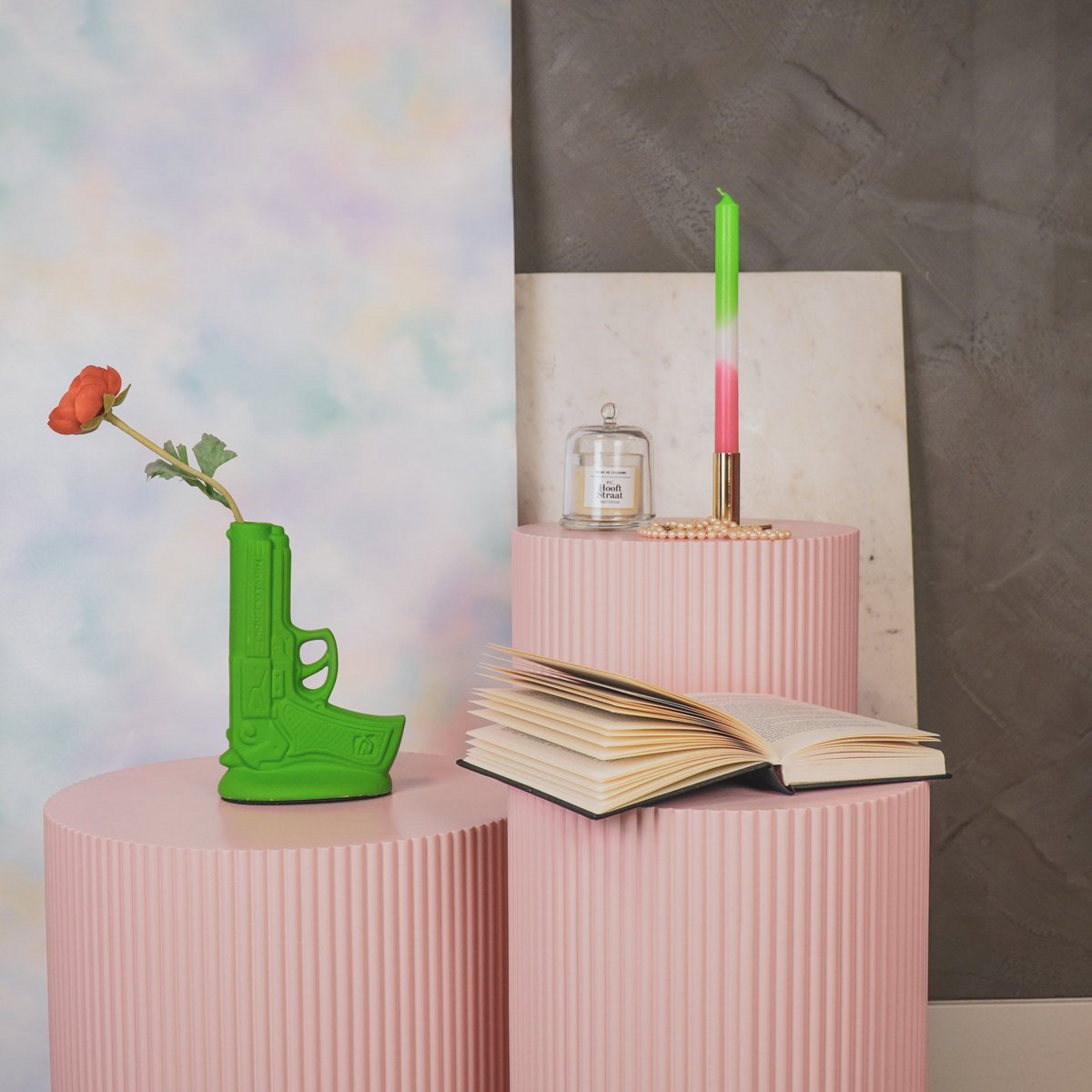 Vase „BangBang“ – Pistolenform – Keramik – Neongrün – 15x9x23cm
