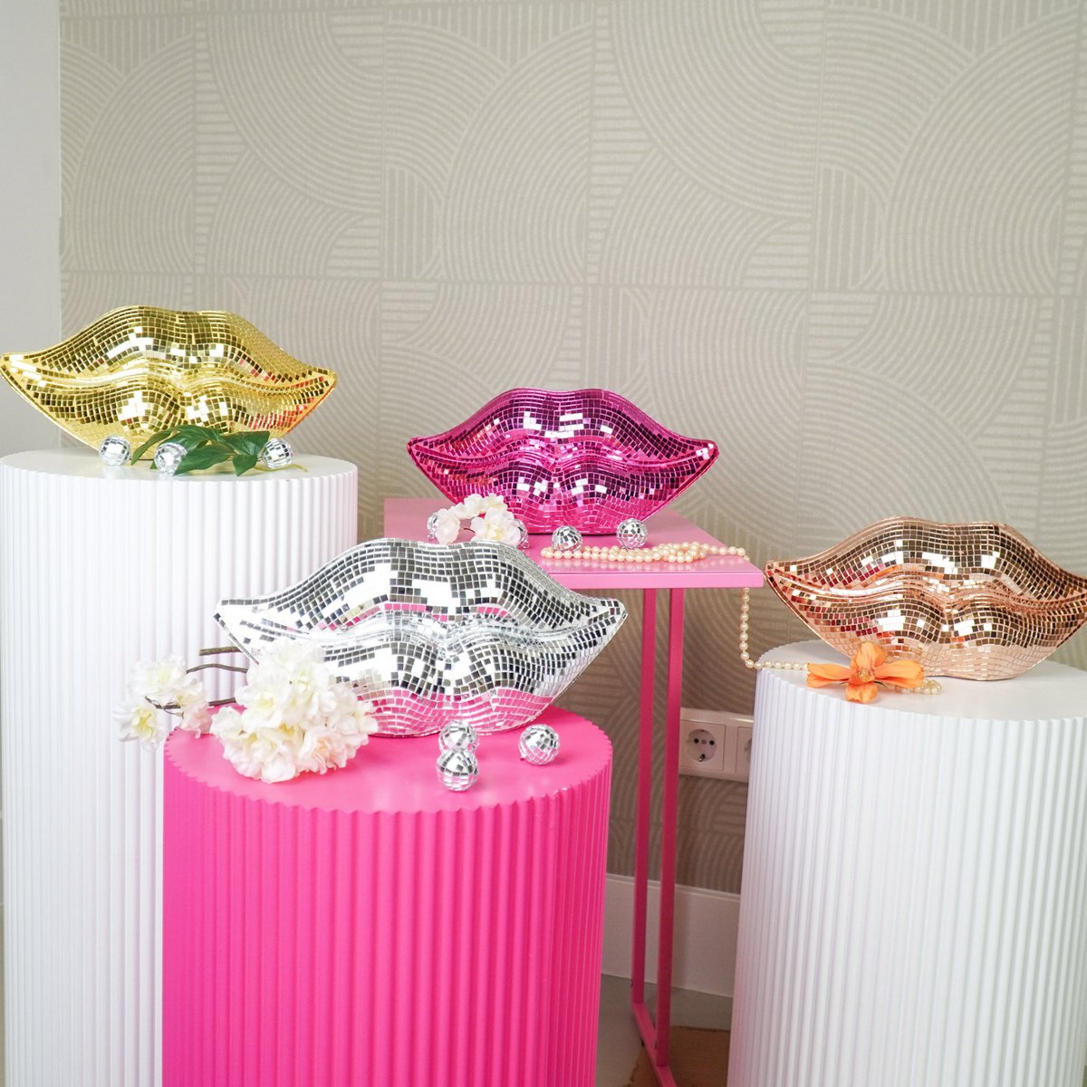 „Disco Lips“ – Gold küsst Glitzer - 29x10x13,5 cm
