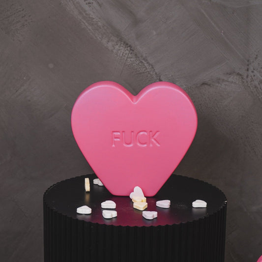 „Candy Heart – FUCK“ – Neon Pink – süß. rotzig. kompromisslos. - 20x4x18,5cm