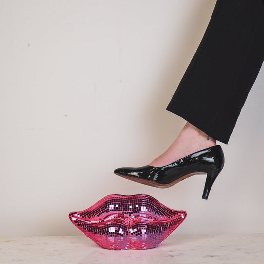 „Disco Lips – Pink“ – knall. kuss. kompromisslos - 29x10x13,5 cm