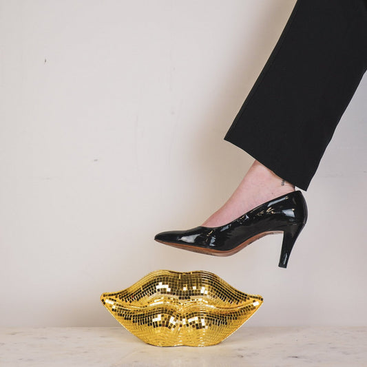 „Disco Lips“ – Gold küsst Glitzer - 29x10x13,5 cm