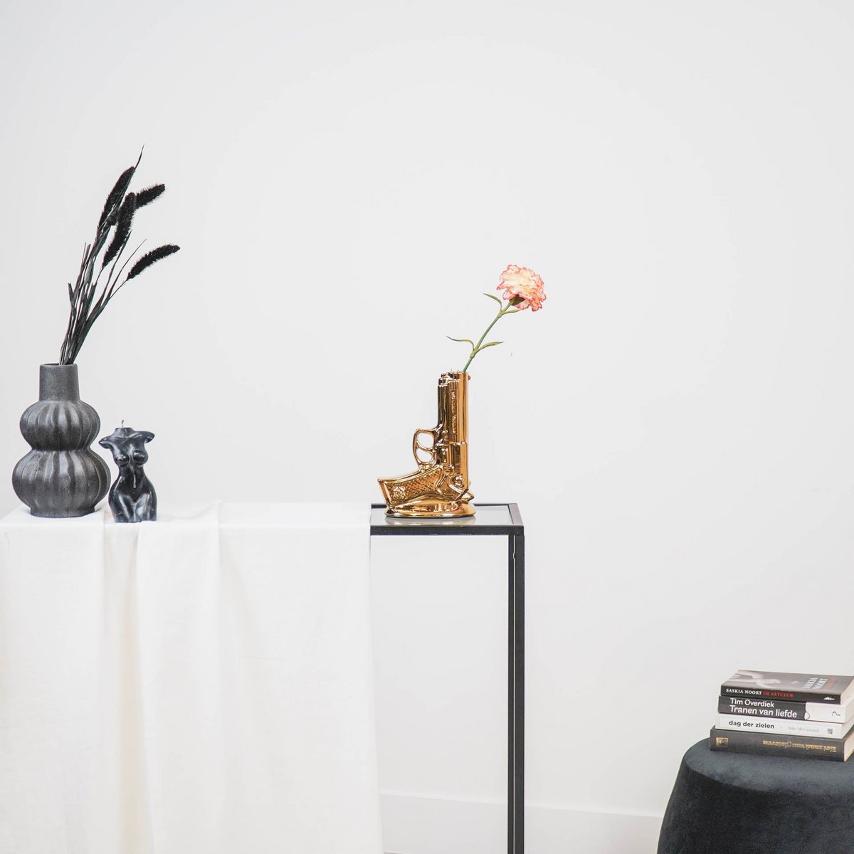 🔫 „007“ Vase – Coole Pistolen-Vase aus Keramik – Gold – 15x9x23 cm