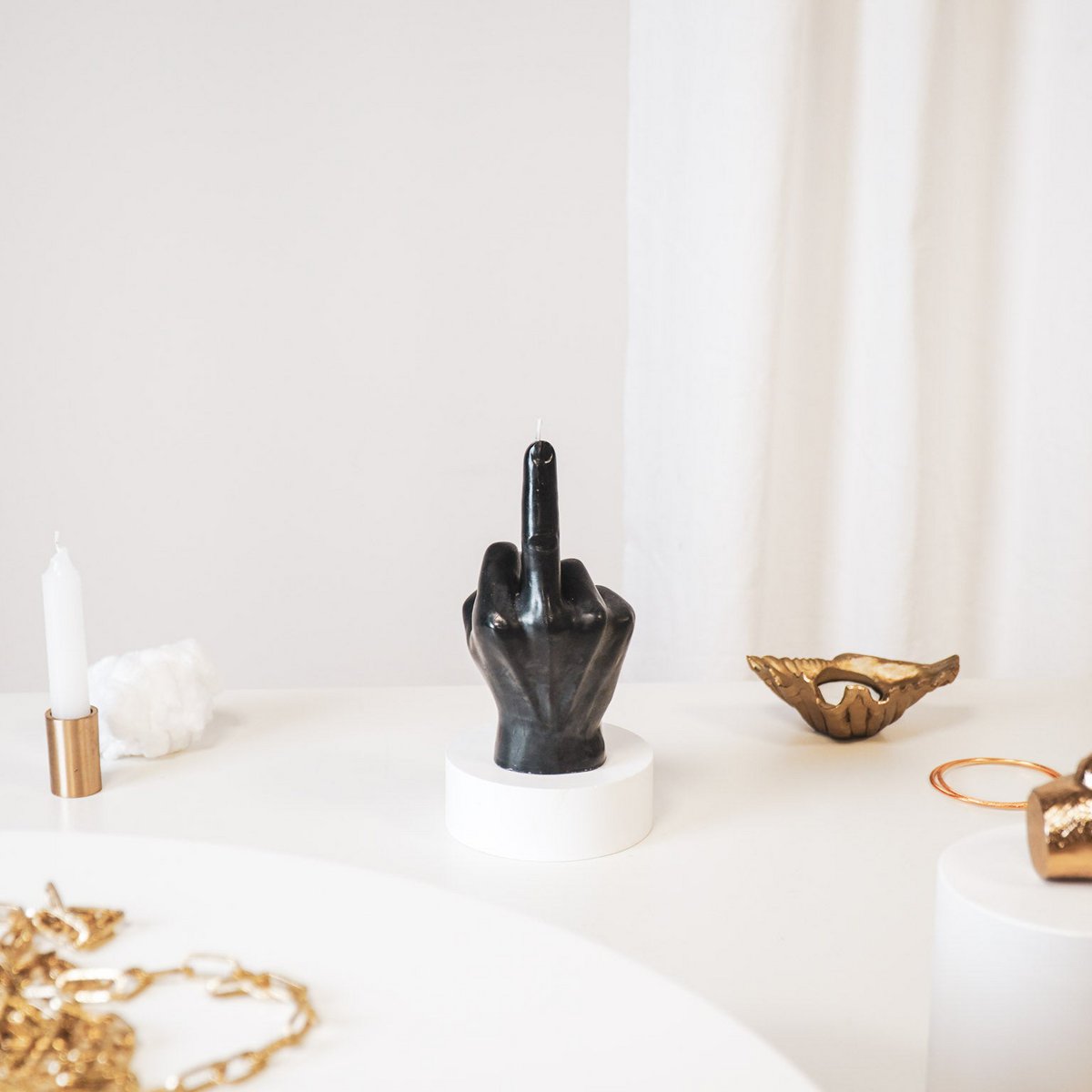 Kerze „F* Off“ – Mittelfinger – Schwarz – 570 g – 10×9×17 cm**